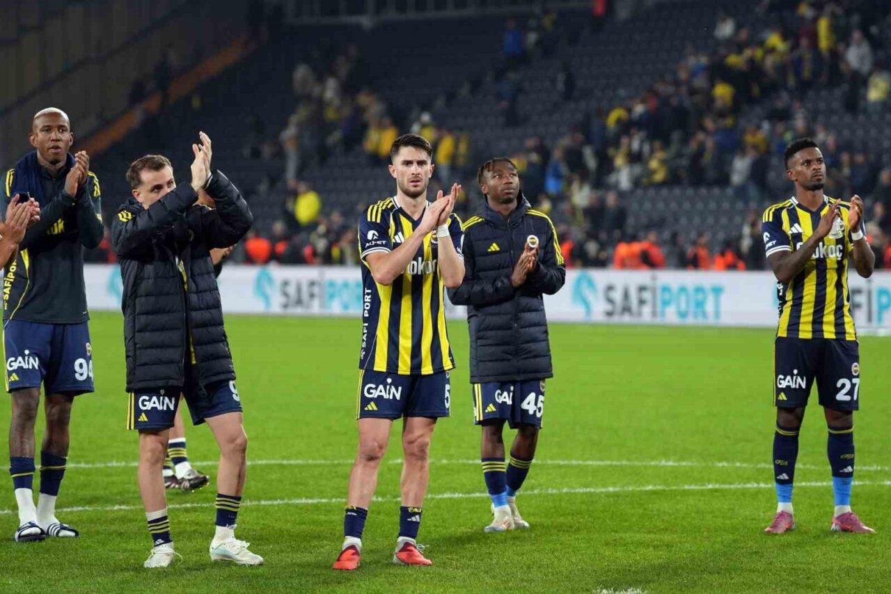 Fenerbahçe, Trendyol Süper Lig'in 9. haftasında Fatih Karagümrük'ü 2-1 mağlup