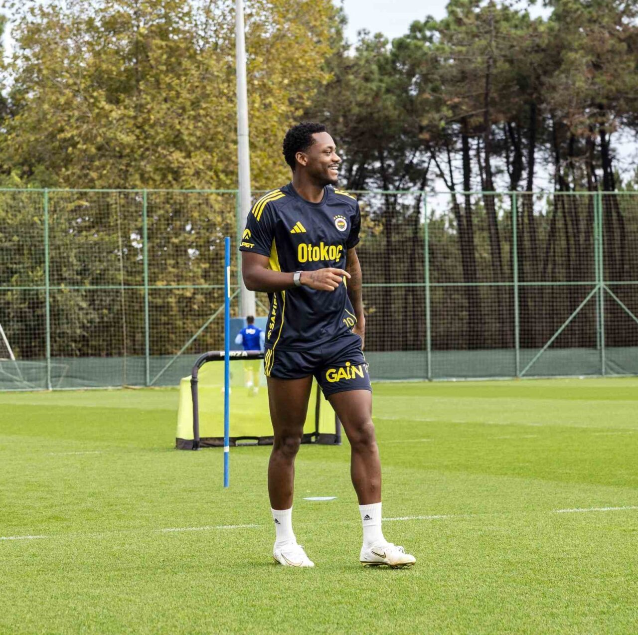 Fenerbahçe, Gaziantep FK maçı hazırlıklarına Can Bartu Tesisleri'nde başladı. Teknik