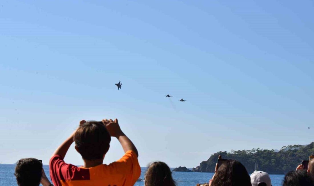 Fethiye’de 25. Uluslararası Ölüdeniz Hava Oyunları Festivali’nin Finalinde F-16 Uçaklarının Heyecan Dolu Gösterisi Düzenlendi Fethiye'de düzenlenen 25. Uluslararası Ölüdeniz Hava Oyunları Festivali'nin final gününde