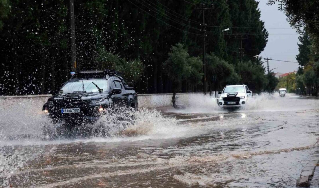Muğla'nın Fethiye, Seydikemer ve Köyceğiz ilçelerinde etkili olan yoğun yağışlar,