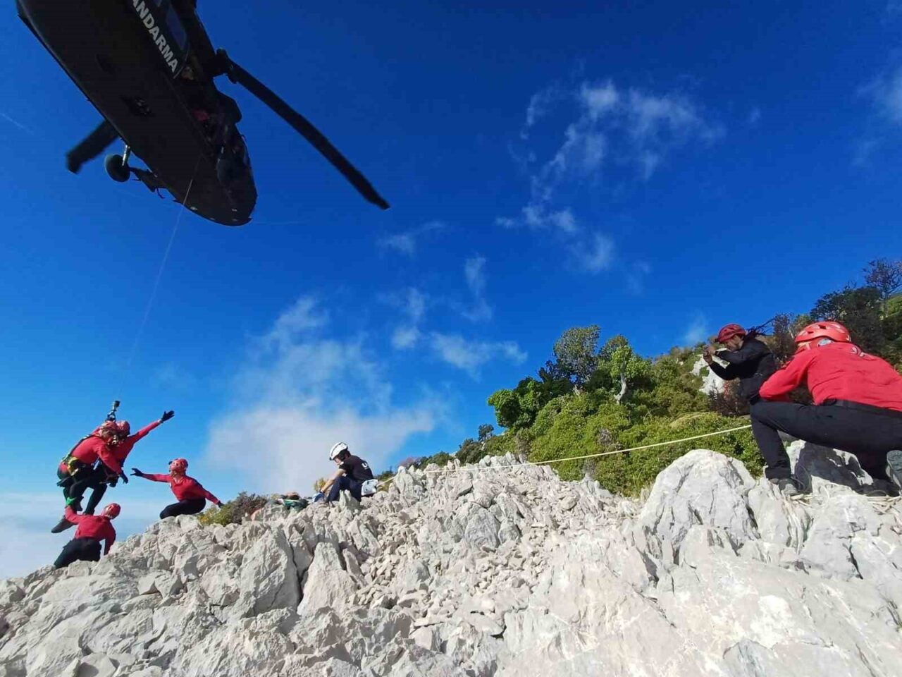 Fethiye’de gerçekleştirilen hava oyunları festivalinde yaşanan yamaç paraşütü kazası, bir Polonyalı’nın yaşamını yitirmesine neden oldu.