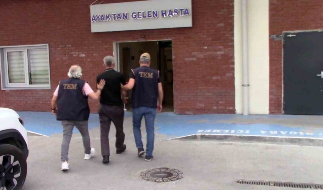 Sakarya'da FETÖ/PDY üyeliğinden aranan dört kişi, İl Emniyet Müdürlüğü'nün gerçekleştirdiği