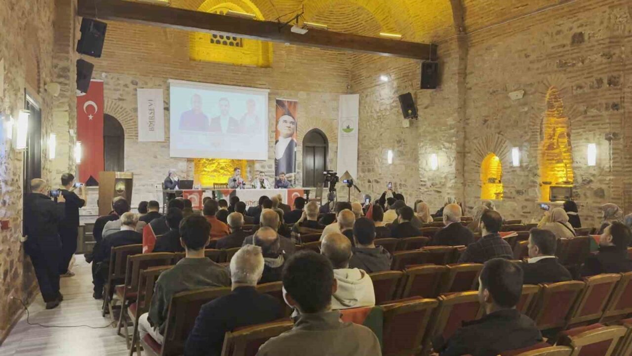 Bursa'da gerçekleştirilen "İnsanlığın vicdanı Sumud Filosu ve Filistin" programında, Filistin