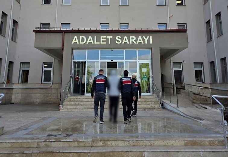 Sivas’ta FETÖ üyesi olduğu belirlenen ve 4 yıl 2 ay