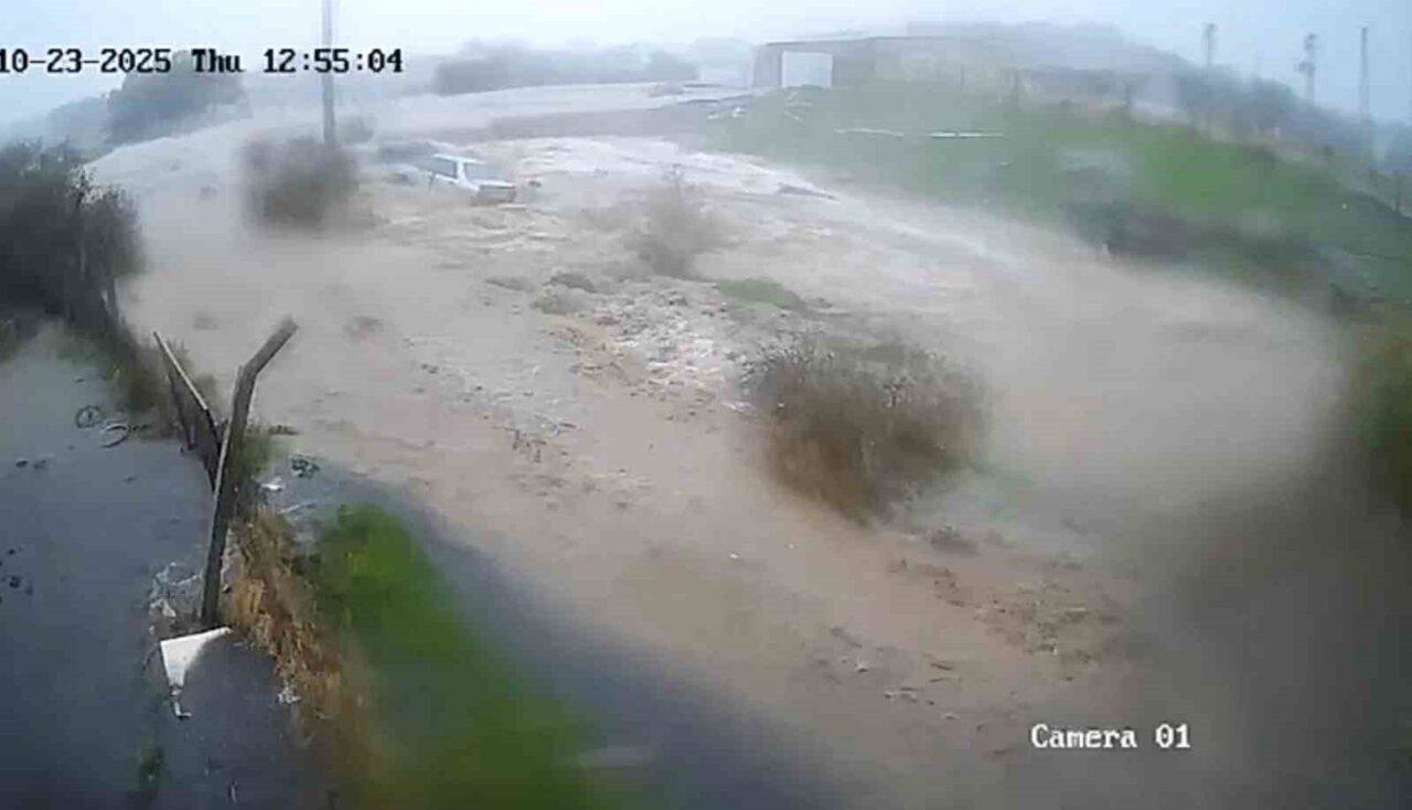 İzmir'in Foça ilçesinde sel felaketinde kaybolan 70 yaşındaki emekli bankacı