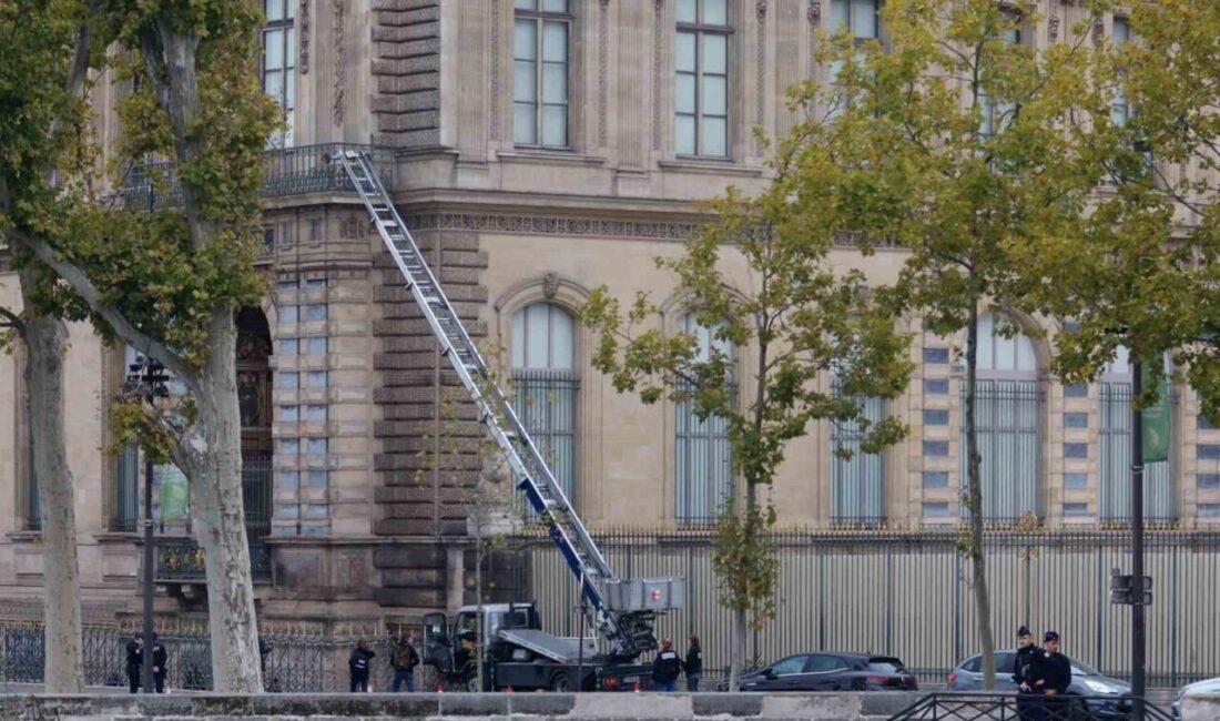 Louvre Müzesi’ndeki Soygun: 7 Dakikada Hırsızlık Gerçekleşti, Soruşturma Başlatıldı Fransa İçişleri Bakanı Laurent Nunez, Louvre Müzesi'nde gerçekleşen soygun hakkında