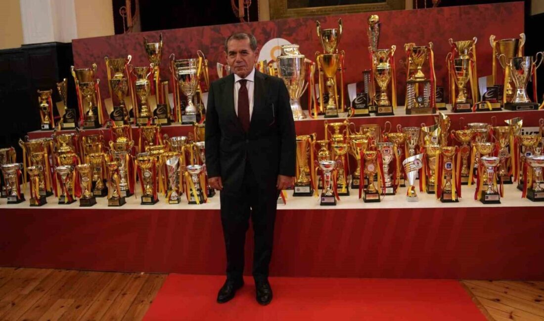 Galatasaray Spor Kulübü, 120. kuruluş yıl dönümünü Galatasaray Lisesi'nde düzenlediği