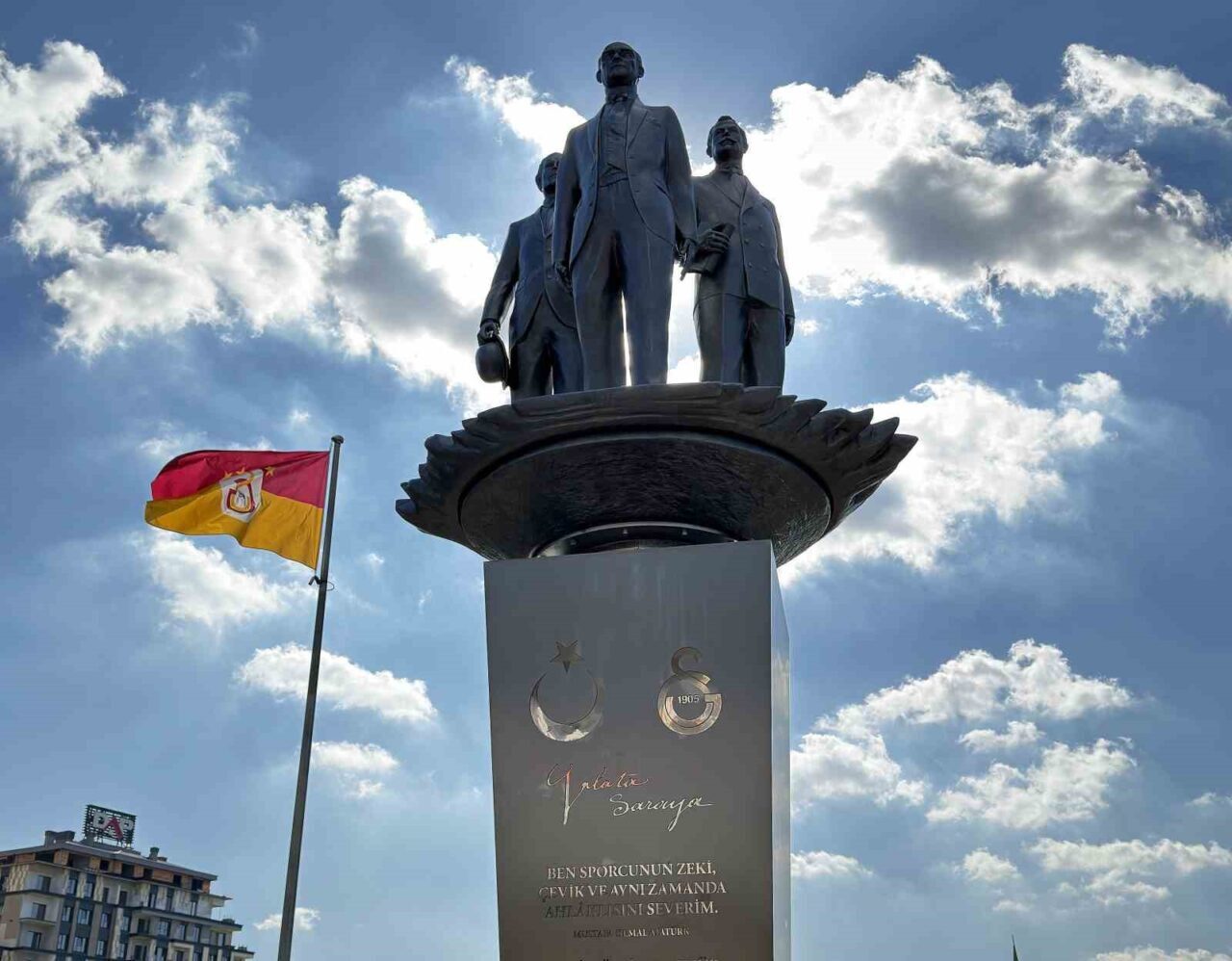 Galatasaray, RAMS Park'ta Gazi Mustafa Kemal Atatürk, Tevfik Fikret ve