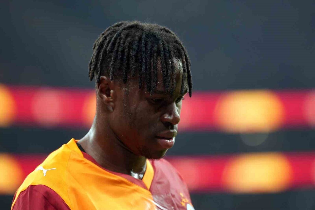 Galatasaray, Beşiktaş derbisinde sakatlanan Wilfried Singo'nun sol arka adalesinde orta