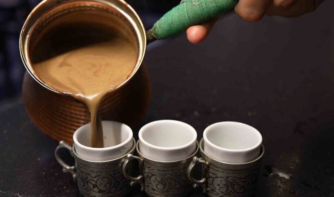 Gaziantep’in Coğrafi İşaretli Menengiç Kahvesi Ziyaretçilerin İlgisini Çekiyor Gaziantep'in tarihi lezzetlerinden menengiç kahvesi, Avrupa Birliği'nden coğrafi işaret alarak