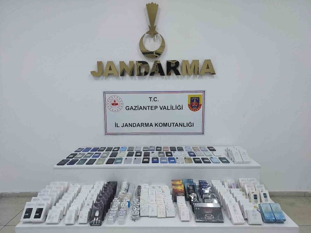 Gaziantep'te jandarma, H.D.'ye ait iş yerine düzenlediği operasyonda 1 milyon