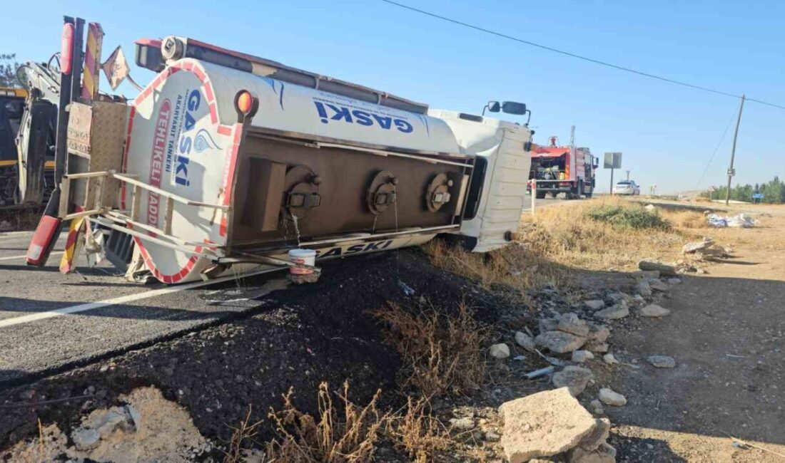 Karkamış’ta Yakıt Tankeri Devrildi, Sürücü Hafif Yaralandı Gaziantep'in Karkamış ilçesinde, Ersin T. yönetimindeki GASKİ'ye ait yakıt tankeri