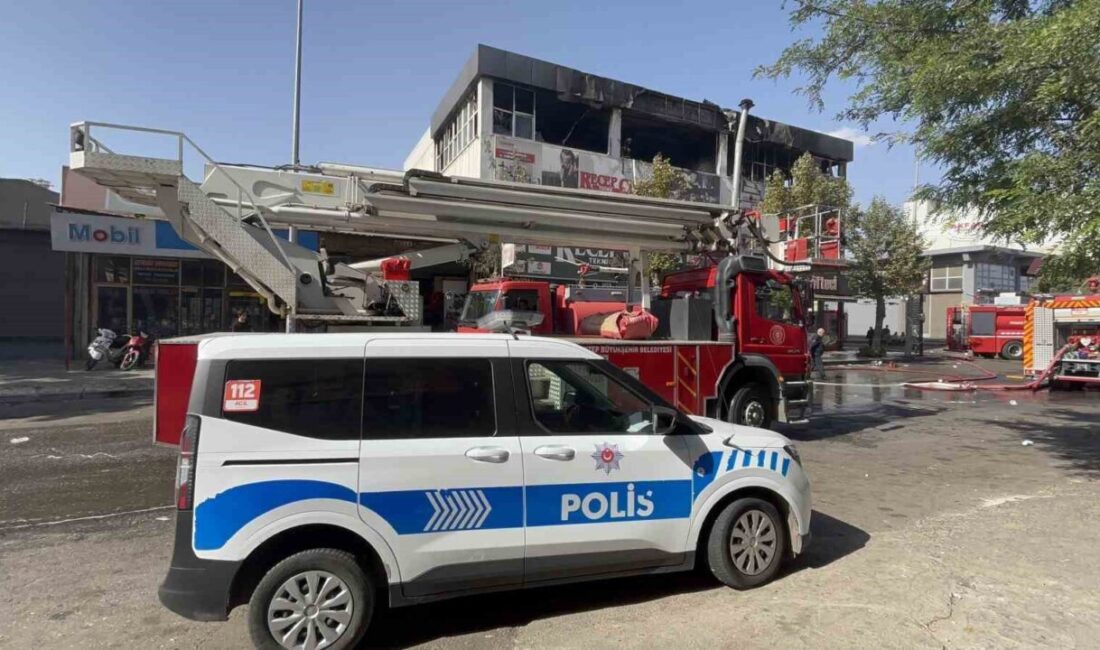 Gaziantep'teki Küçük Sanayi Sitesi'nde cıvata ve vida satışı yapan bir
