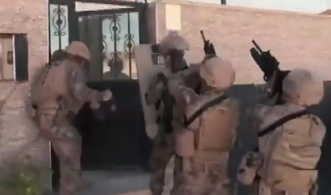 Gaziantep’te Narkotik Operasyonu: 3 Şüpheli Tutuklandı, Yüklü Miktarda Metamfetamin Ele Geçirildi Gaziantep'te gerçekleştirilen narkotik operasyonunda 18 litre sıvı ve 2 kilo