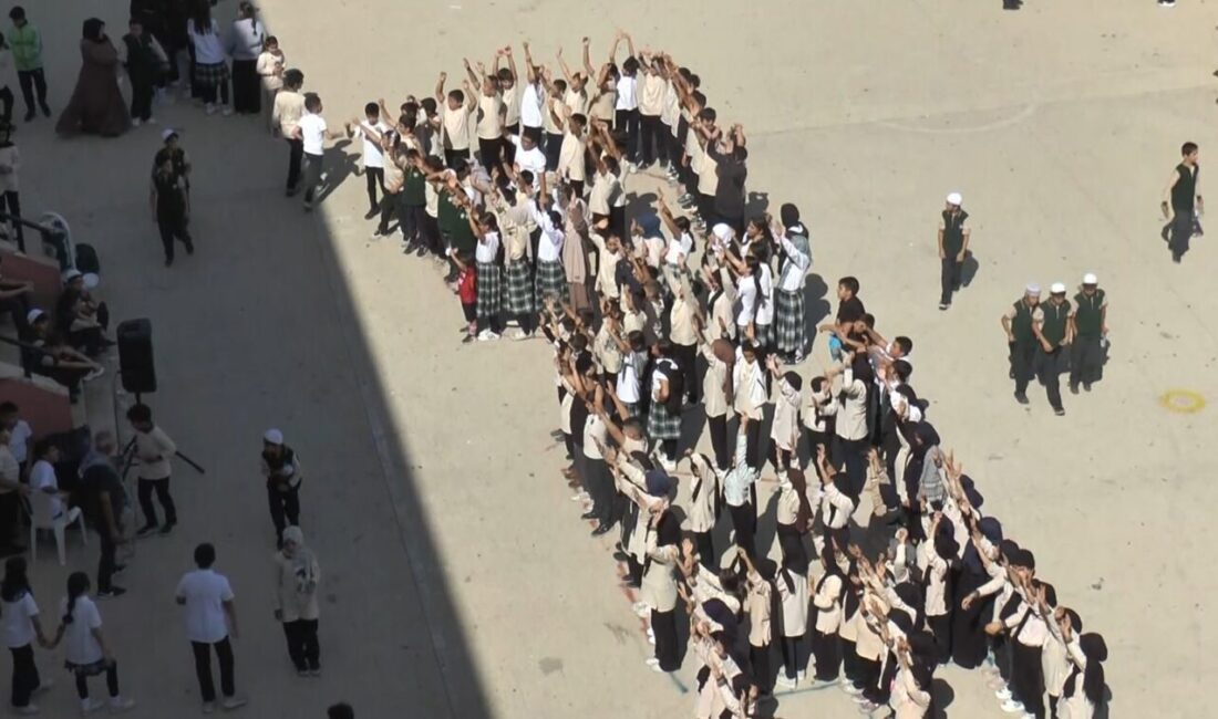 Gaziantep'teki Emine Konukoğlu İmam Hatip Ortaokulu öğrencileri, Gazze'deki insani krize