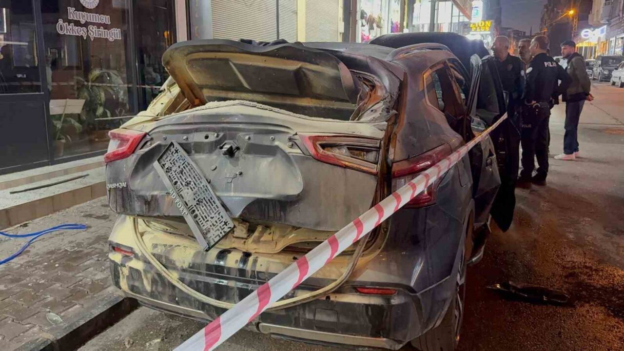 Gaziantep'te park halindeki Ökkeş Ş.’ye ait otomobildeki mutfak tüpü bilinmeyen