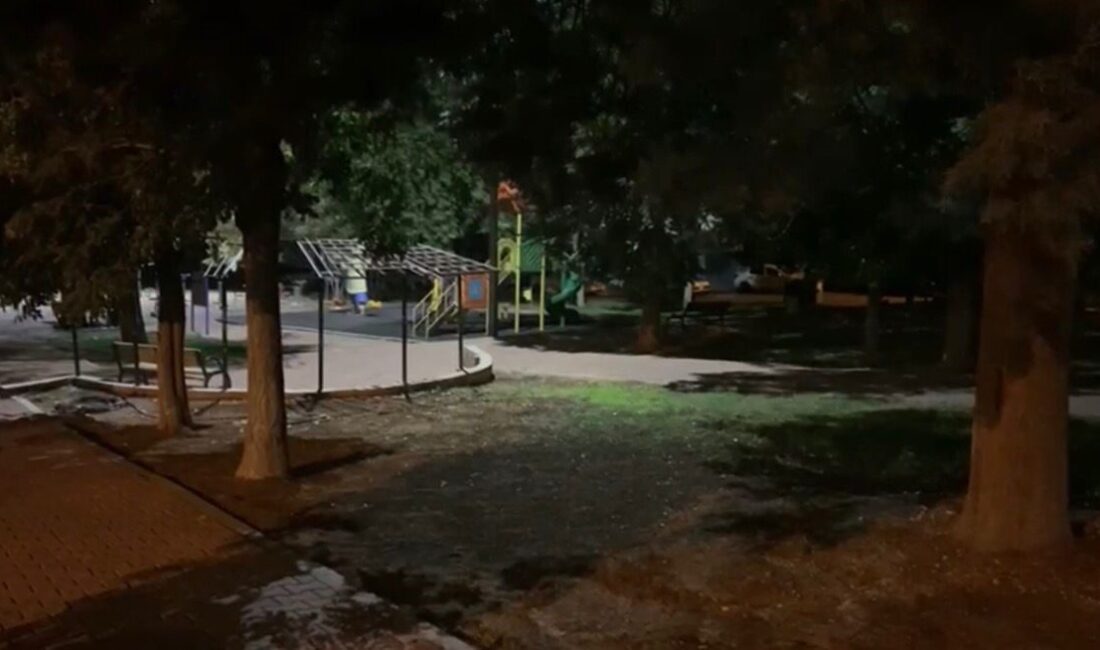 Gaziantep'te parkta bir çifti uyaran 61 yaşındaki Ahmet Kayıkçı, M.C.A.