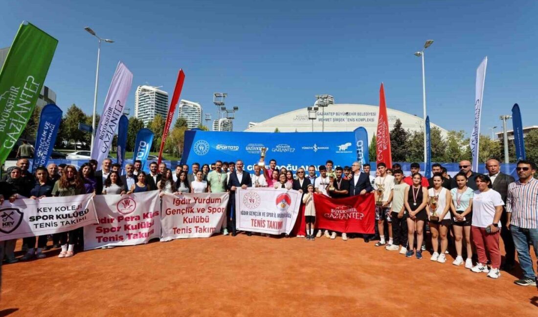 Gaziantep'te düzenlenen Doğu ve Güneydoğu Anadolu Takım Şampiyonası'nda, 15 ilden