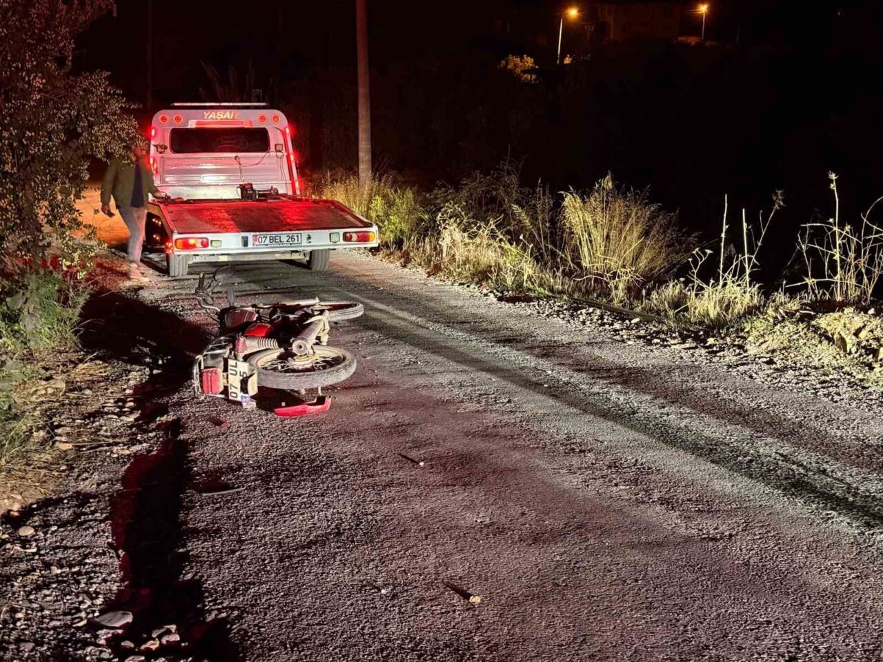 Antalya'nın Gazipaşa ilçesinde V.A., kullandığı motosikletin devrilmesi sonucu yaralandı. Olay