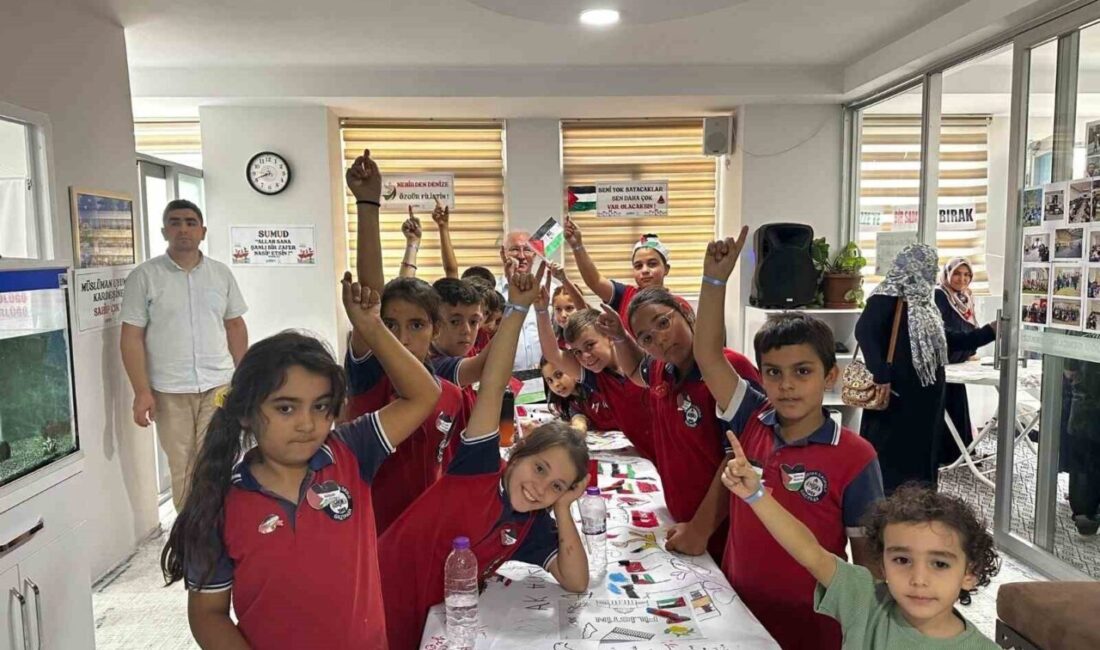 Gazipaşa’da Öğrenciler, Gazze’deki Çocuklar İçin Resimlerle Dayanışma Gösterdi Antalya'nın Gazipaşa ilçesinde öğrenciler, Gazze'de ölen çocuklar için resimler çizdi.