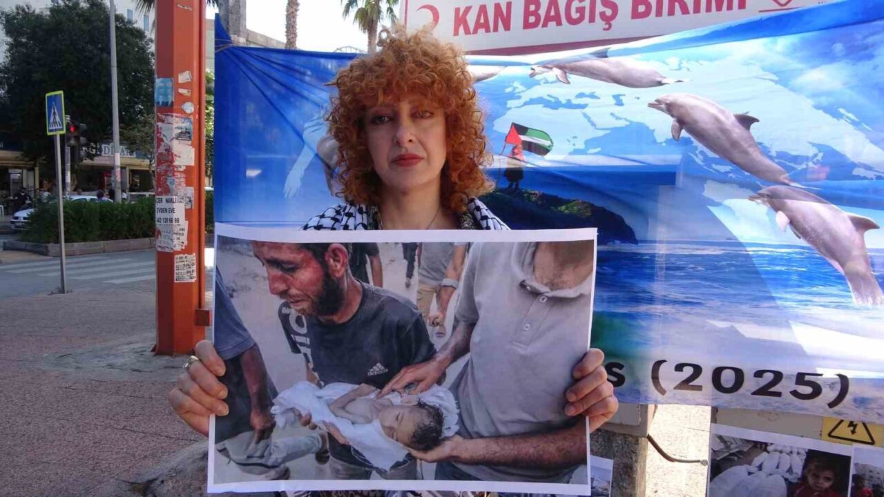 İstanbul Ticaret Üniversitesi doktora öğrencisi Somayeh Moghadam, Gazze'ye destek için