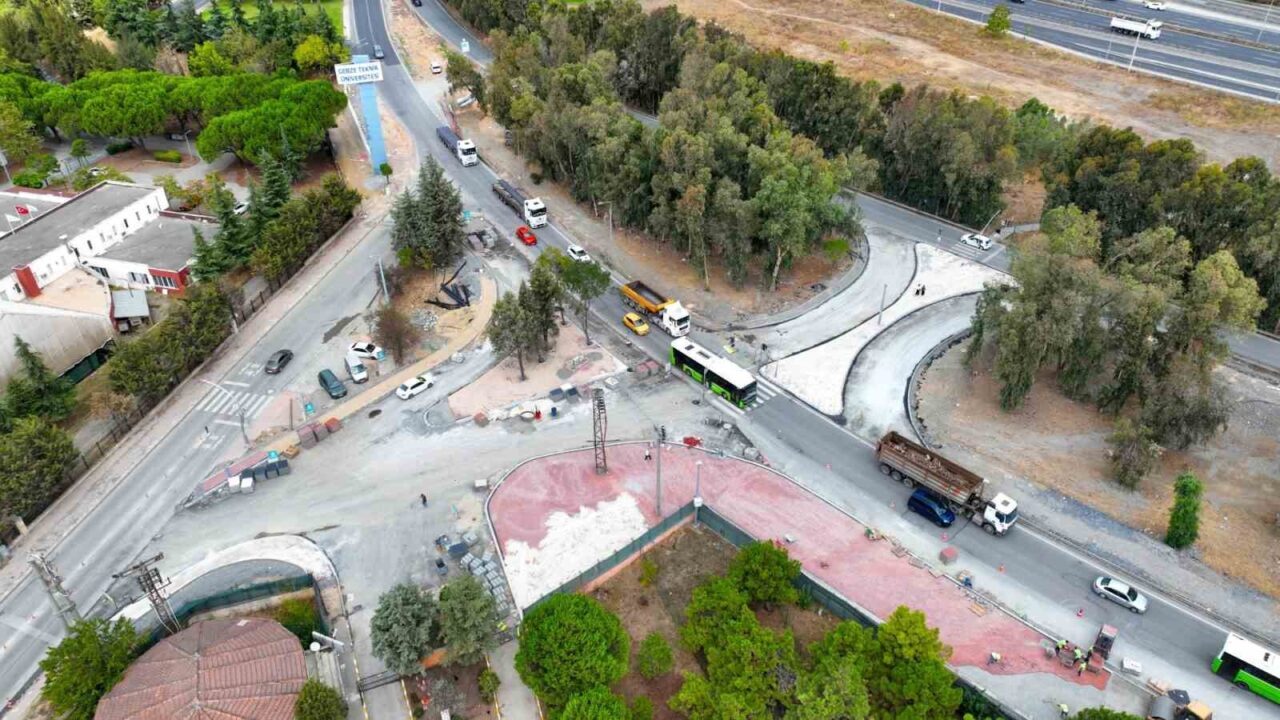 Kocaeli Büyükşehir Belediye Başkanı Tahir Büyükakın, Gebze'deki GTÜ ve Eskihisar