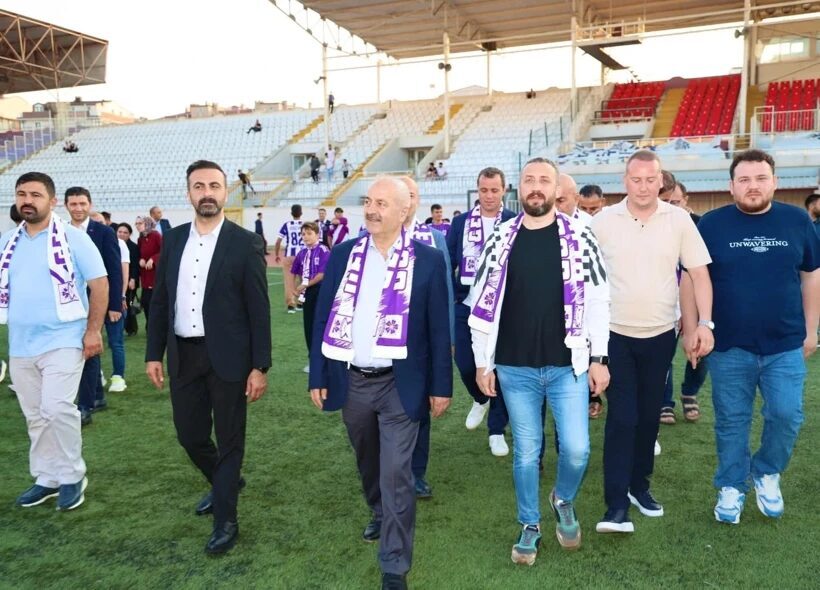 TFF 2. Lig Kırmızı Grup lideri Güzide Gebzespor'da başkan Yusuf