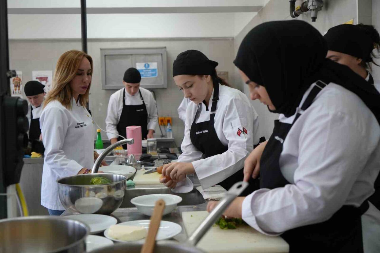 Samsun'un Atakum ilçesindeki Altınkum Turizm Mesleki ve Teknik Anadolu Lisesi,