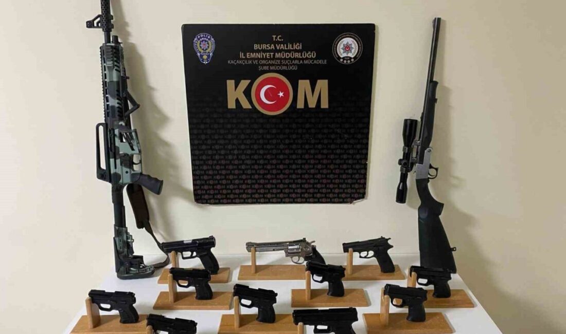 Bursa'nın Gemlik ilçesinde düzenlenen operasyonda, silah imalatı ve ticareti yaptıkları