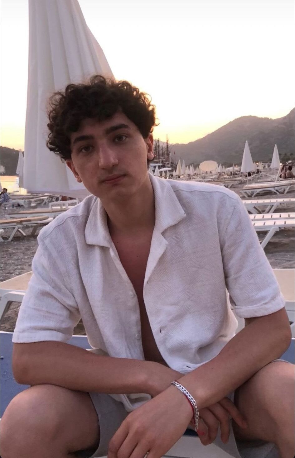 Denizli'nin Serinhisar ilçesinde 20 yaşındaki Ahmet Demircan'ın motosikleti, henüz belirlenemeyen