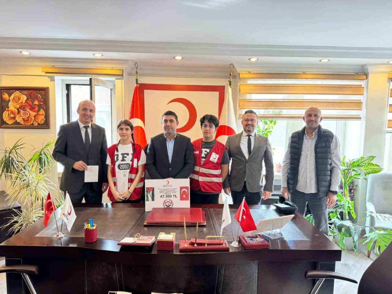 Düzce Fen Lisesi öğrencileri, Türk Kızılay’a bağlı olarak Filistin’e yardımcı
