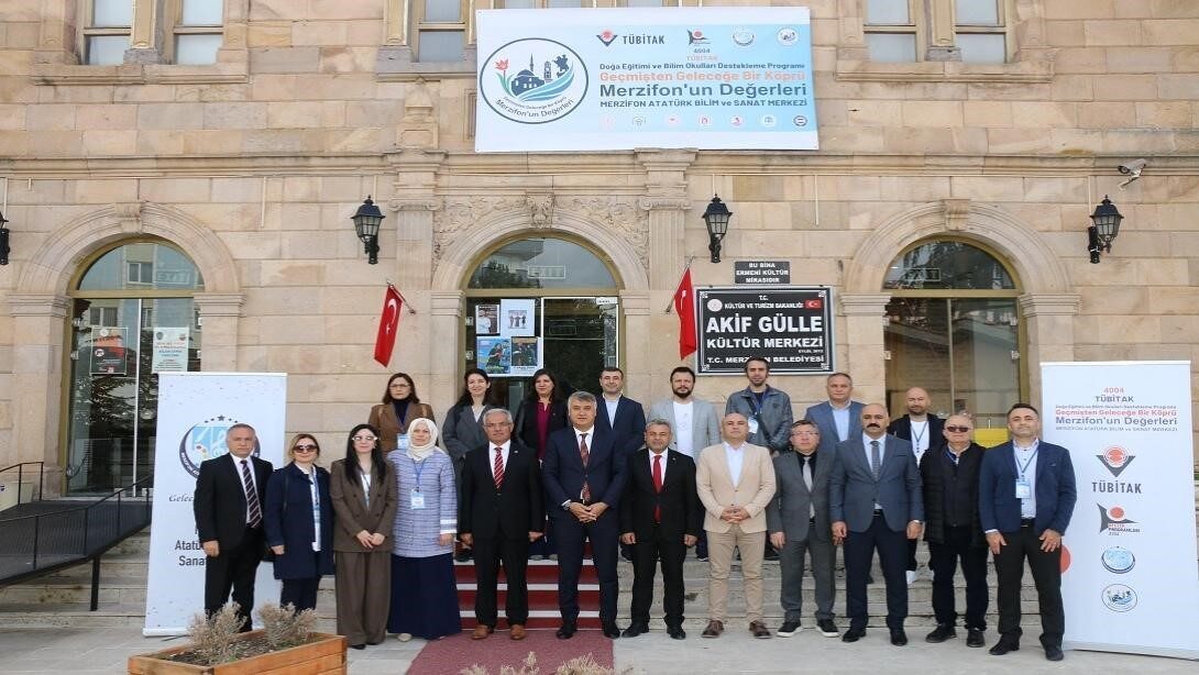 Amasya'nın Merzifon ilçesinde "Geçmişten geleceğe bir köprü: Merzifon’un değerleri" projesinin