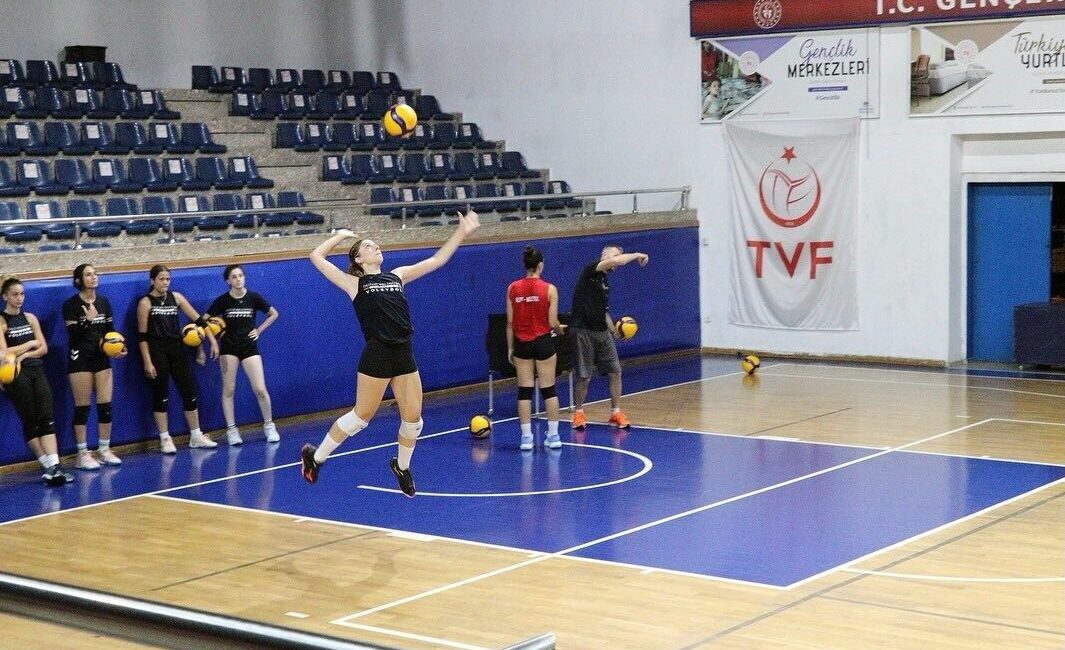 Düzce Voleybol Takımı, Yeni Sezon Hazırlıklarını Tamamladı, İlk Maçında Galibiyet Hedefliyor Düzce Voleybol Takımı, Türkiye Voleybol Federasyonu Kadınlar 2. Ligi'nde 4