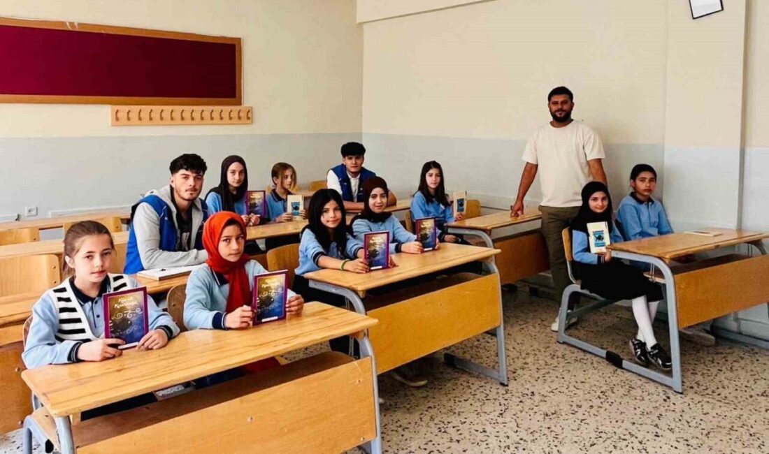 Muş Gençlik Merkezi, "Kitap Okuma Halkaları" etkinliğiyle 100. Yıl Zafer