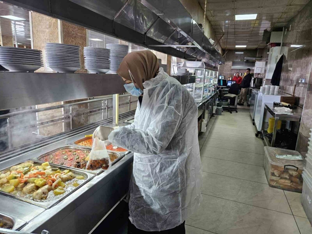 Erzurum'da gıda üretim yerlerine yönelik denetimler devam ediyor. Son bir