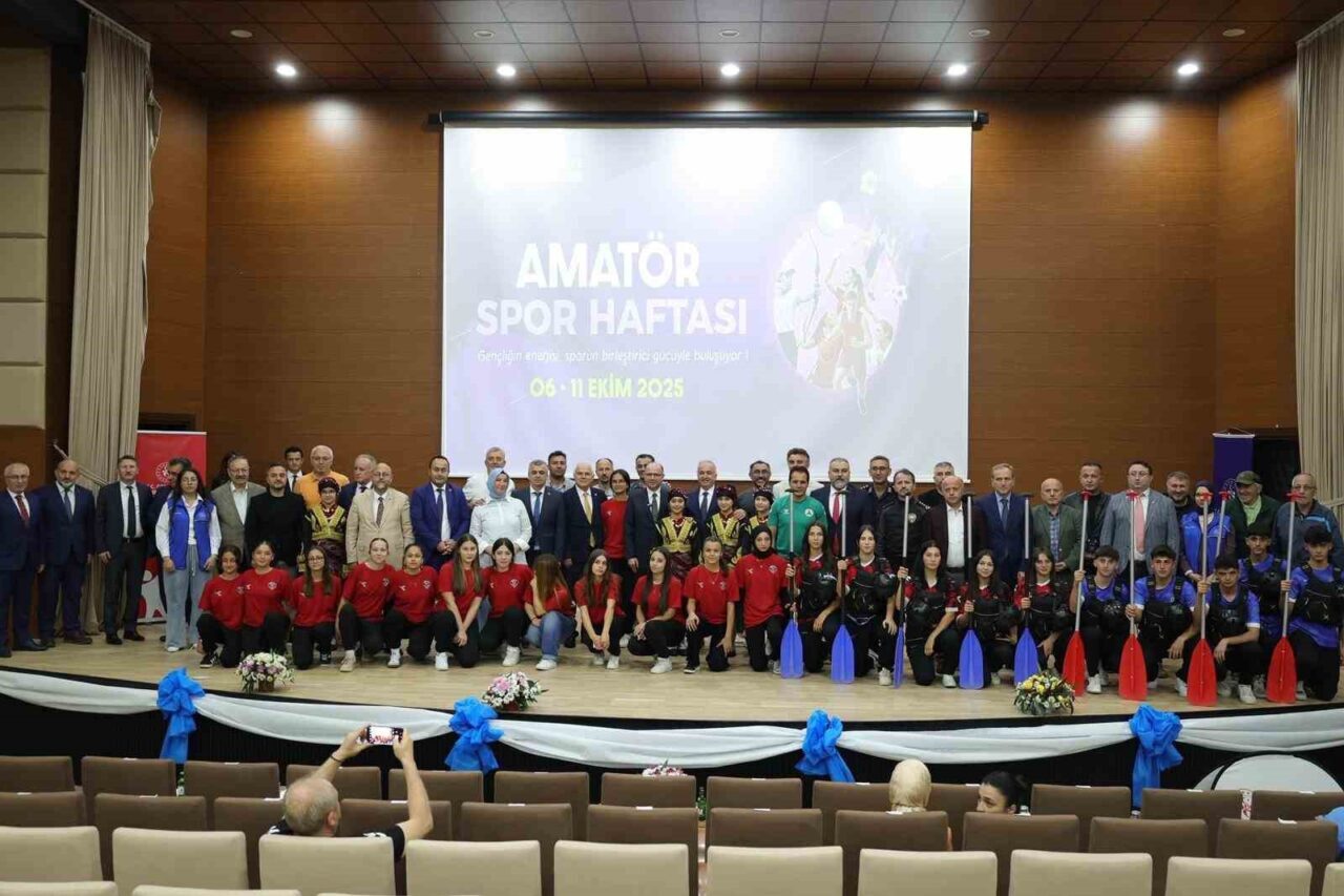 Giresun'da düzenlenen "Amatör Spor Haftası ve 2025-2026 Eğitim Öğretim Yılı
