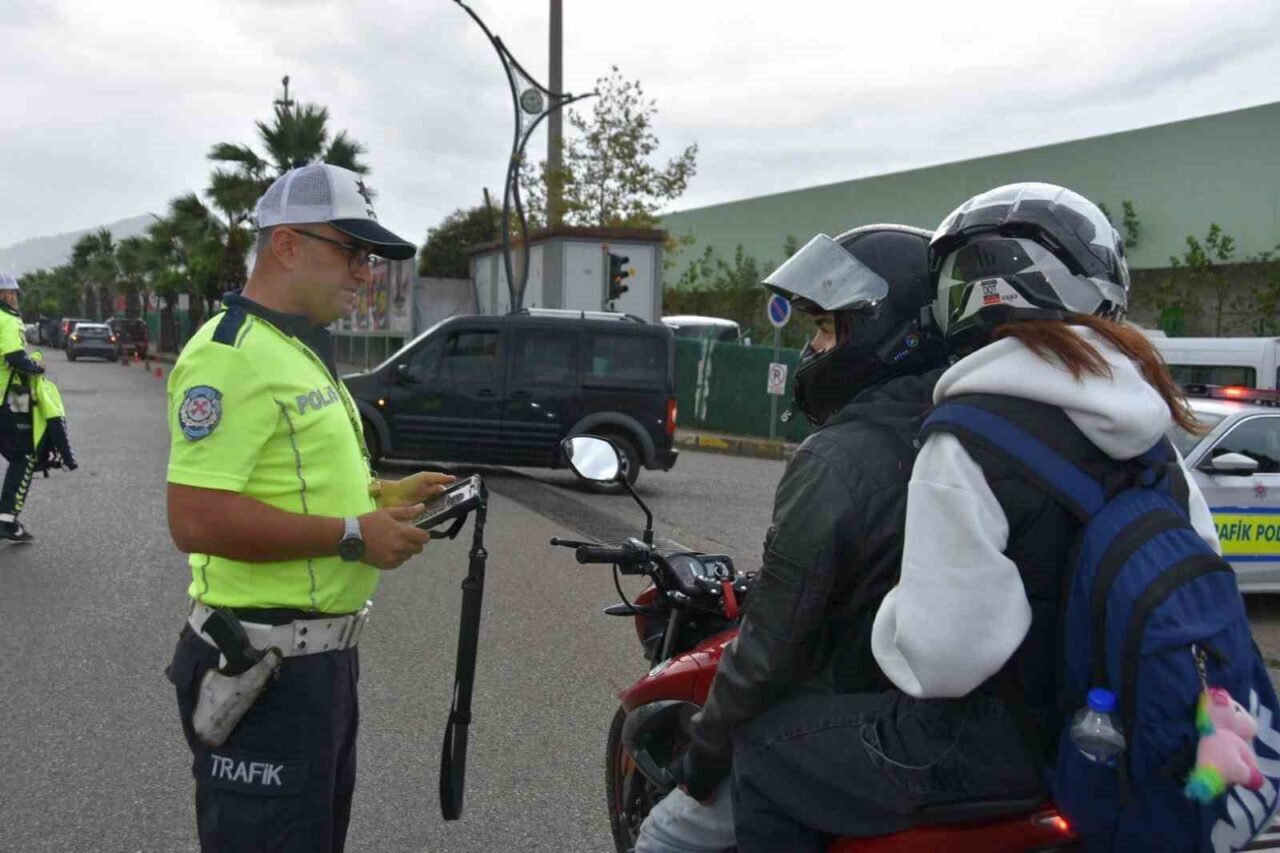 Giresun’da Trafik Denetimlerinde 1.9 Milyon Lira Ceza Kesildi, 35 Motosiklet ve 8 Taksi Trafikten Men Edildi
