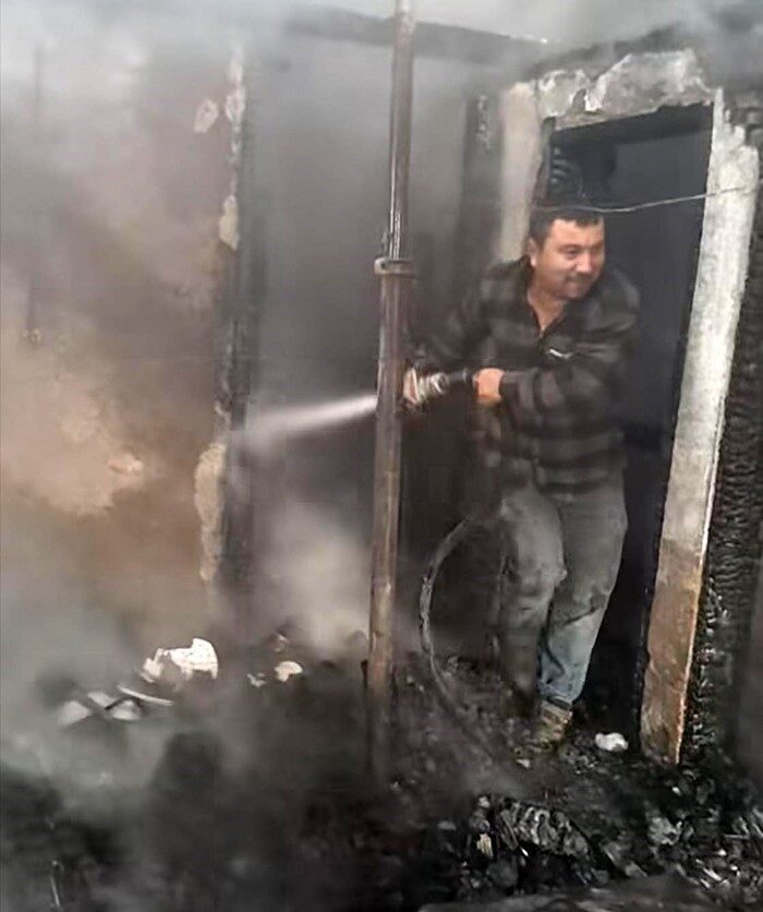 Aydındere’de Sağanak Sırasında Yıldırım Düşmesi Nedeniyle Cami ve Evde Maddi Hasar Oluştu