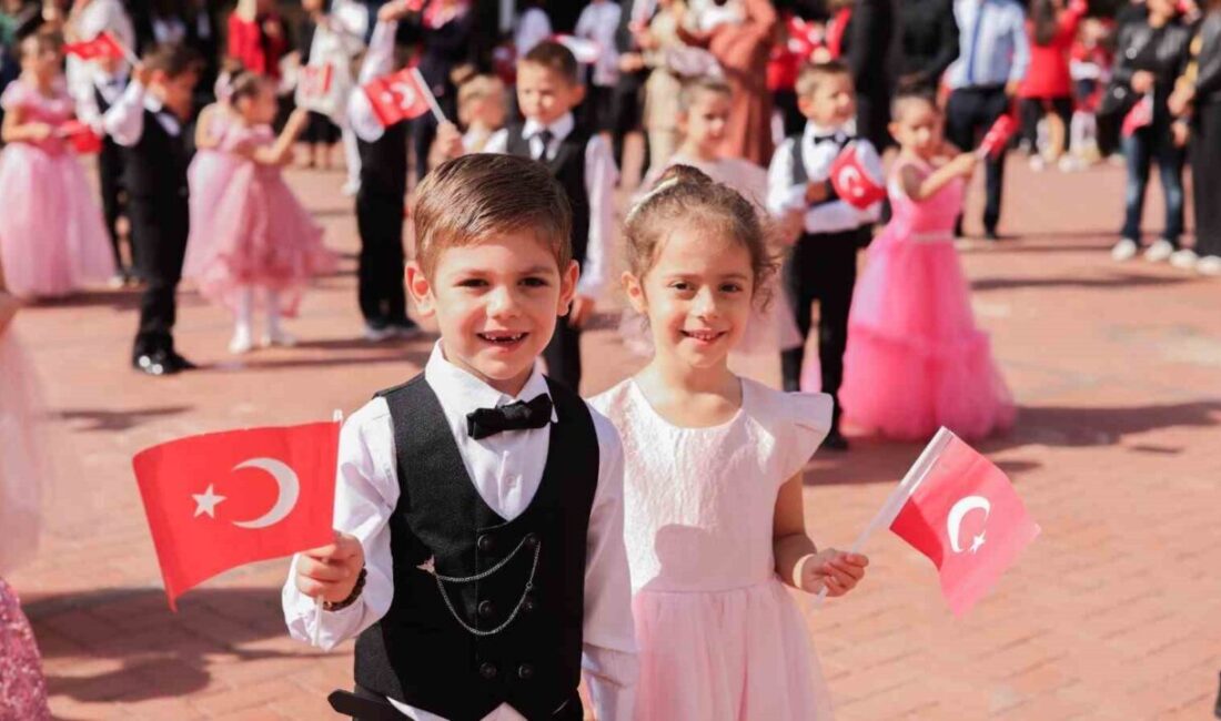 Gaziantep Kolej Vakfı’nda Cumhuriyet Bayramı Coşku İçinde Kutlandı Gaziantep Kolej Vakfı Özel Okulları, 29 Ekim Cumhuriyet Bayramı'nı görkemli