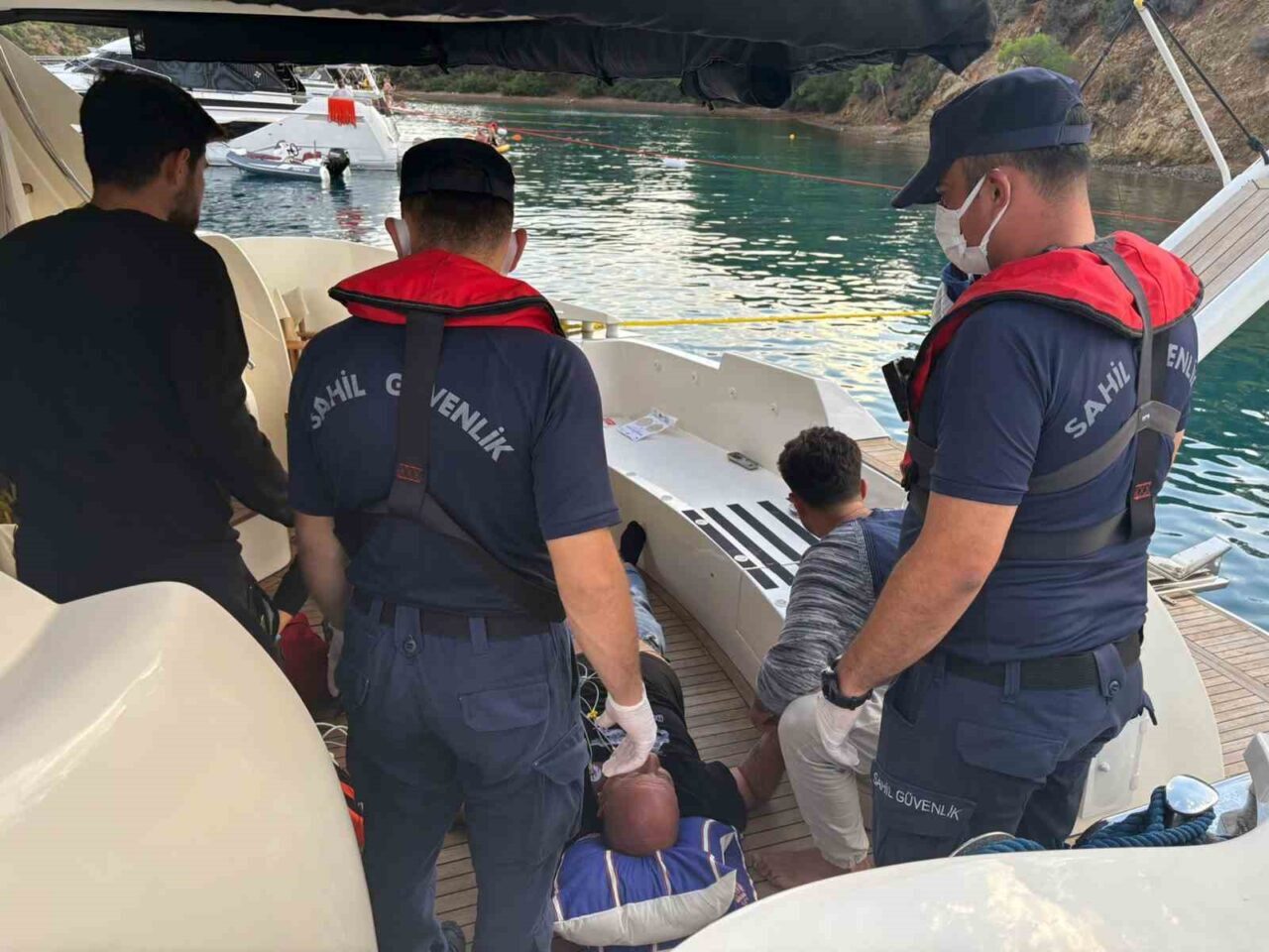 Muğla'nın Fethiye ilçesinde, Göcem açıklarında bir özel teknede sağlık sorunu