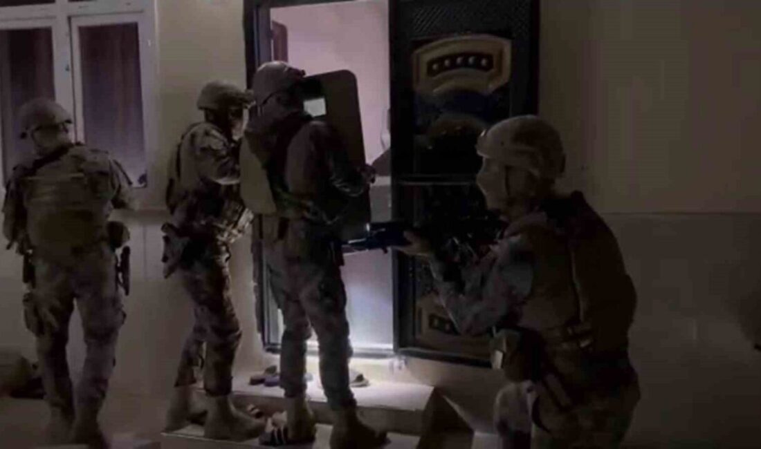 Hatay’da gerçekleştirilen göçmen kaçakçılığı operasyonunda 12 şüpheli yakalandı, bunlardan 10’u