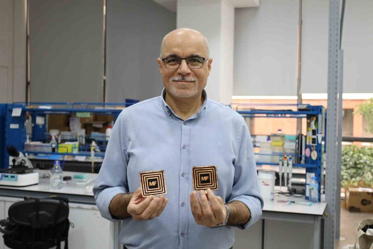 İzmir Ekonomi Üniversitesi'nde geliştirilen akıllı tekstil ürünü, göğüs kanserinin erken