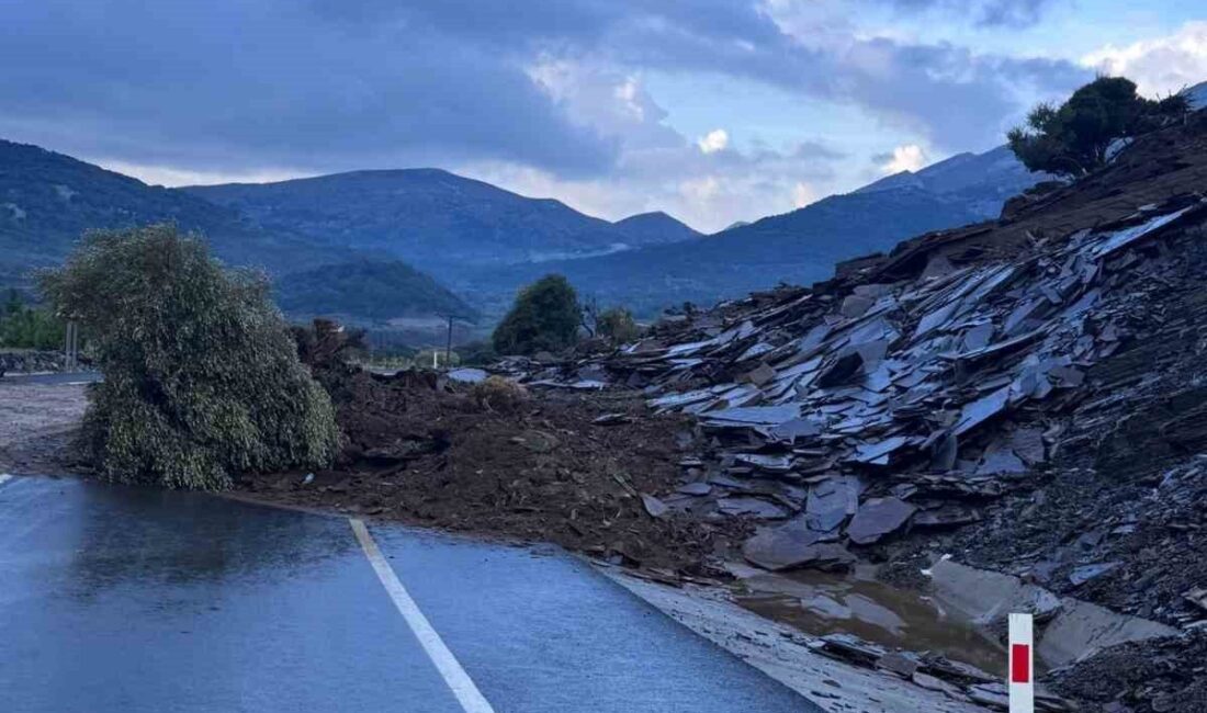 Çanakkale’nin Gökçeada ilçesinde etkili olan yoğun yağış sonuçları ağır oldu.