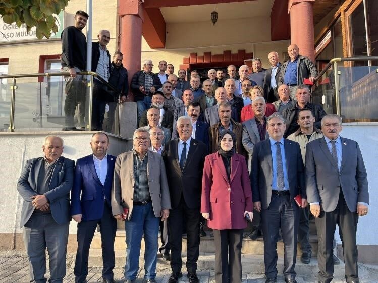 Bilecik Gölpazarı İlçe Kaymakamı Feyza Nur Kılıç, muhtarlarla bir araya