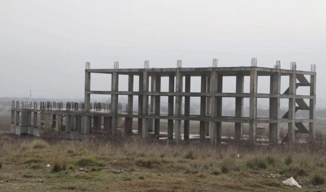 Balıkesir'in Gönen ilçesinde, Bandırma Onyedi Eylül Üniversitesi’nin inşaatı beş yıldır