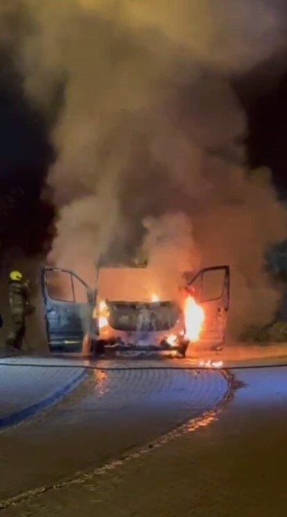 Bursa'nın Nilüfer ilçesinde bir servis minibüsü, Kültür Mahallesi'nde seyir halindeyken