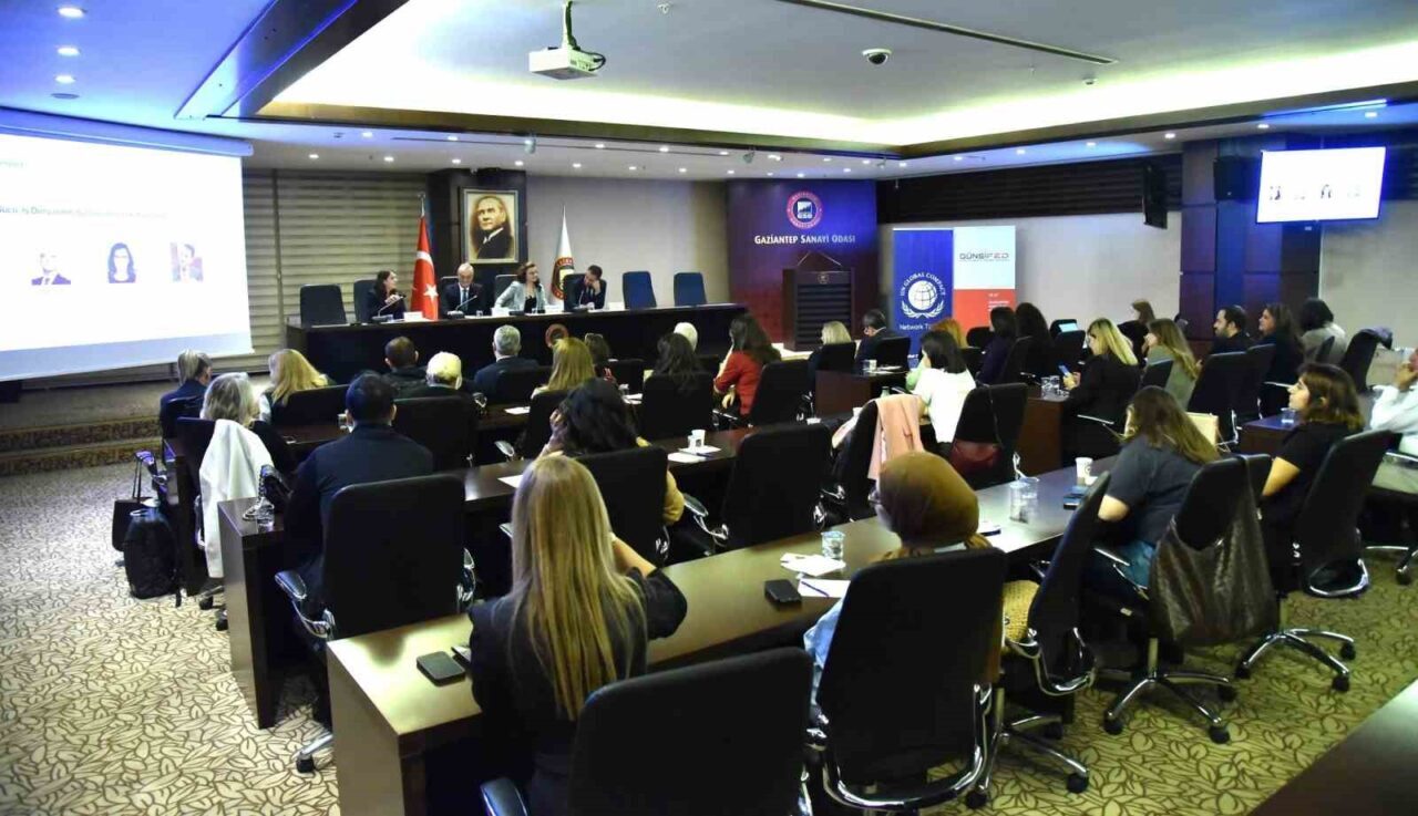 Gaziantep'te düzenlenen "Dönüşümün Gücü: İş Dünyasının Sürdürülebilirlik Yolculuğu" buluşmasında, sürdürülebilirlik