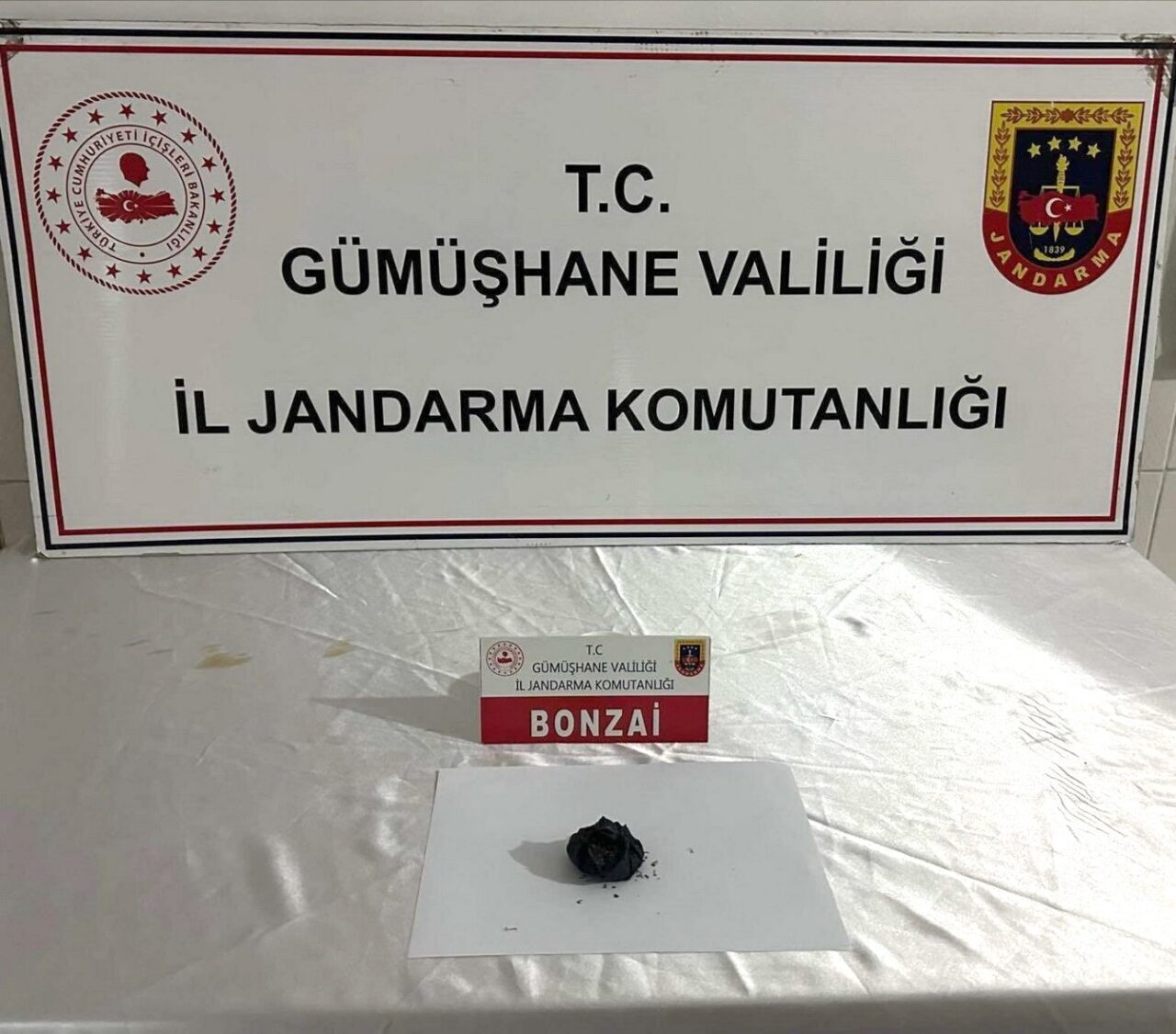 Gümüşhane'de Jandarma, Şiran ve Torul ilçelerinde uyuşturucu operasyonları düzenleyerek M.K.