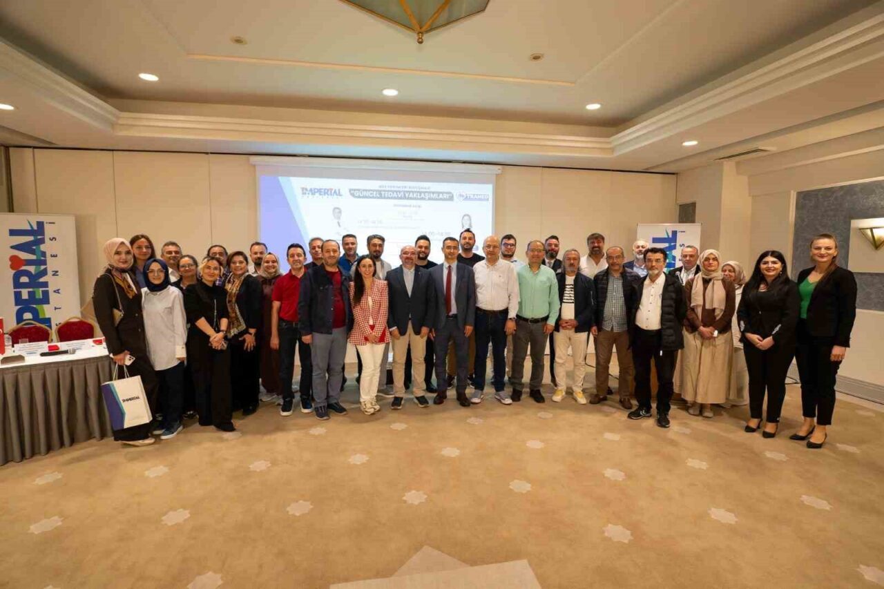 Trabzon'da İmperial Hastanesi'nin düzenlediği "Güncel Tedavi Yaklaşımları" programı, aile hekimlerinin
