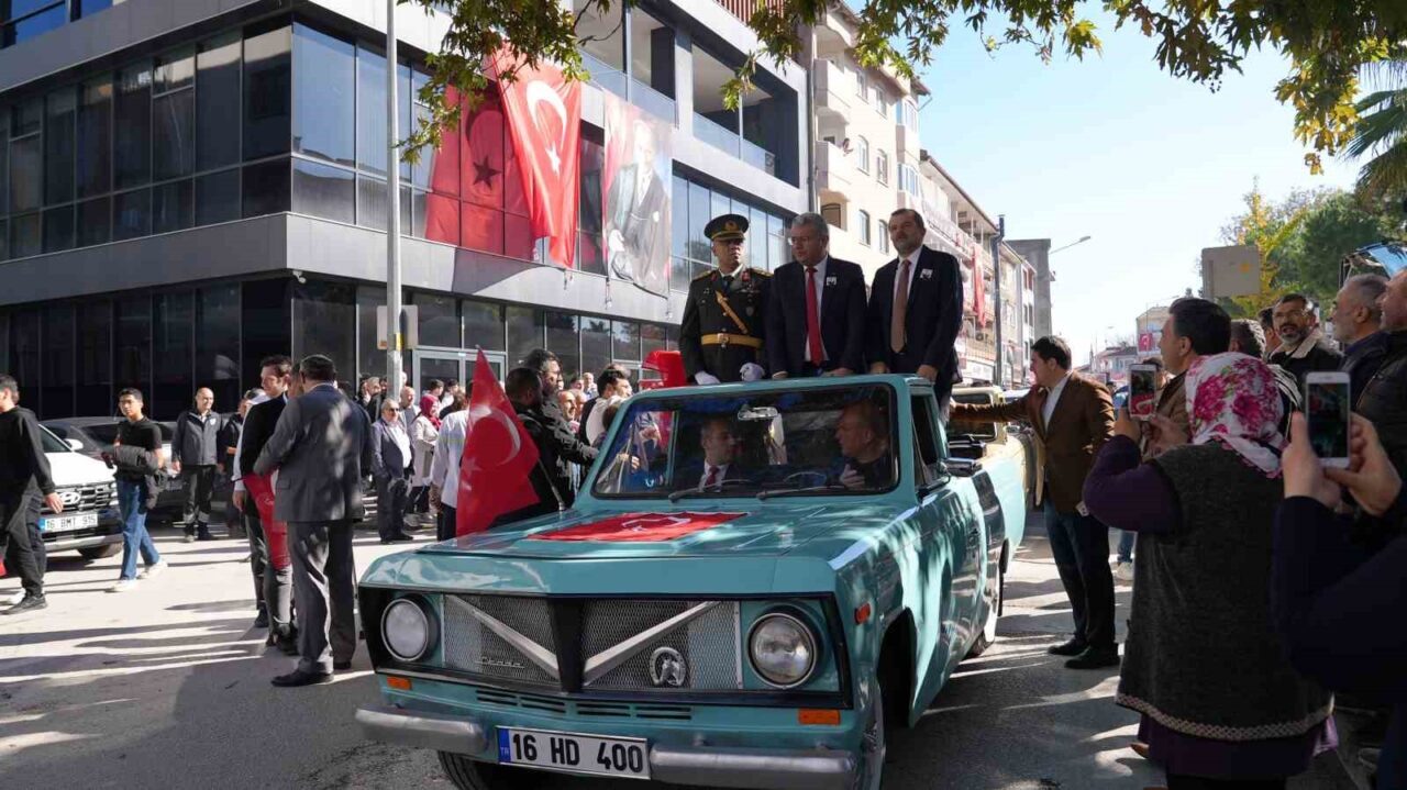 Gürsu Belediyesi, Cumhuriyet Bayramı'nı coşku dolu bir şölene dönüştürdü. Belediye